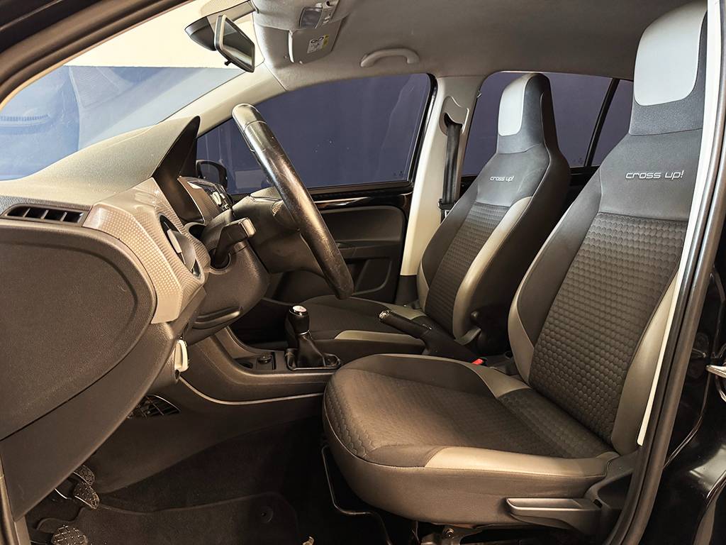 VOLKSWAGEN CROSS UP