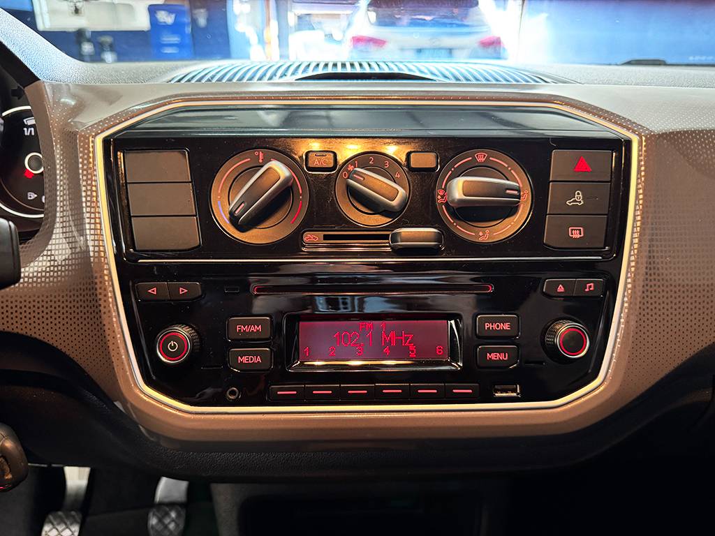 VOLKSWAGEN CROSS UP