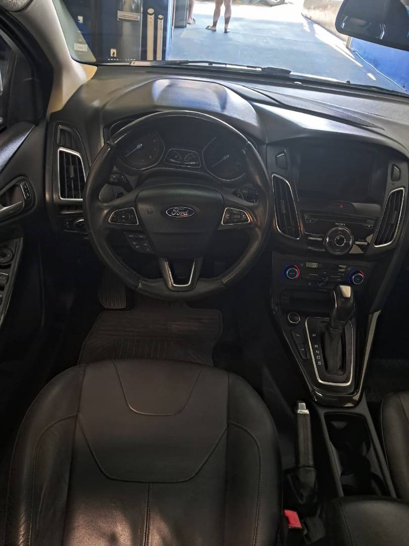 FORD FOCUS