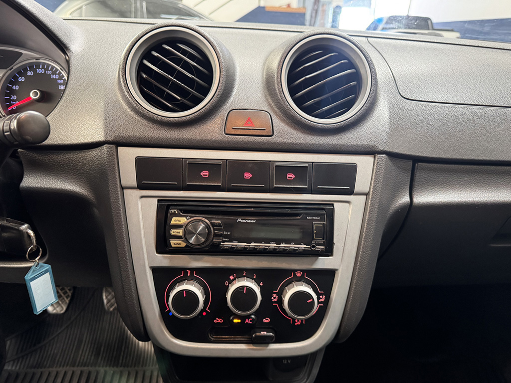 VOLKSWAGEN GOL