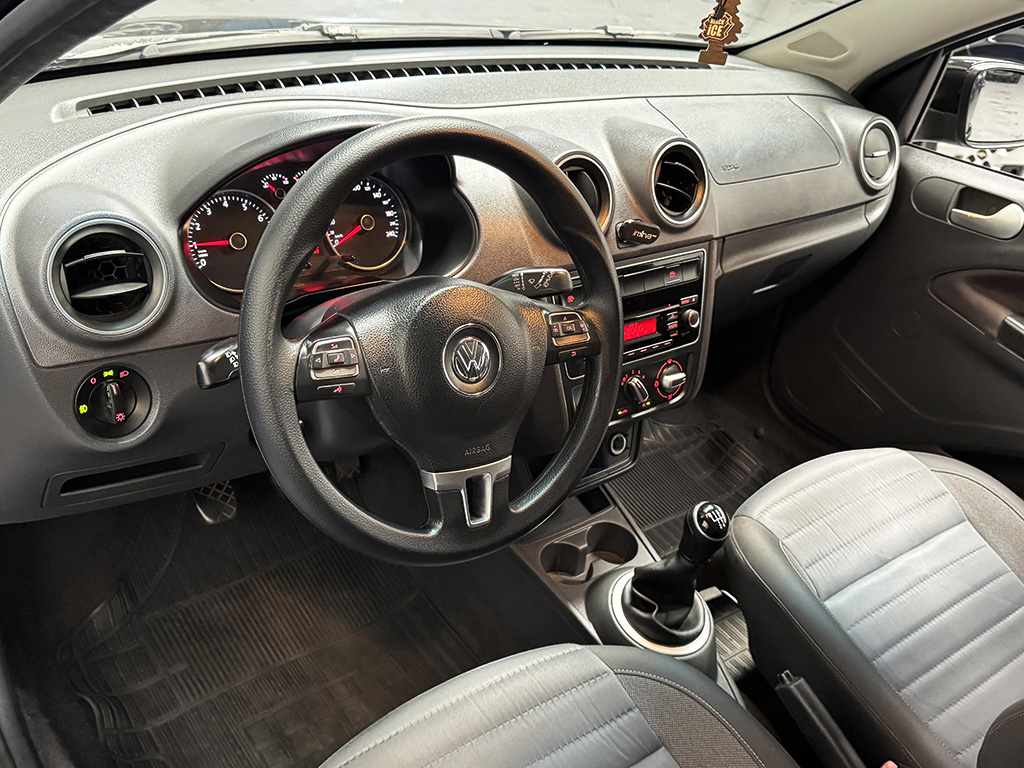 VOLKSWAGEN GOL
