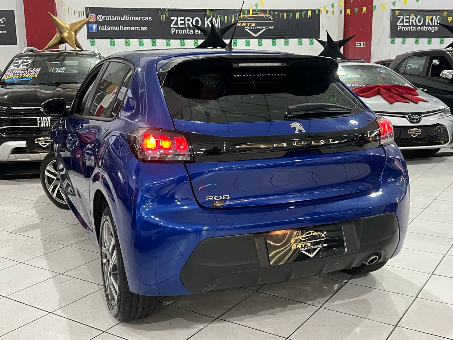PEUGEOT 208
