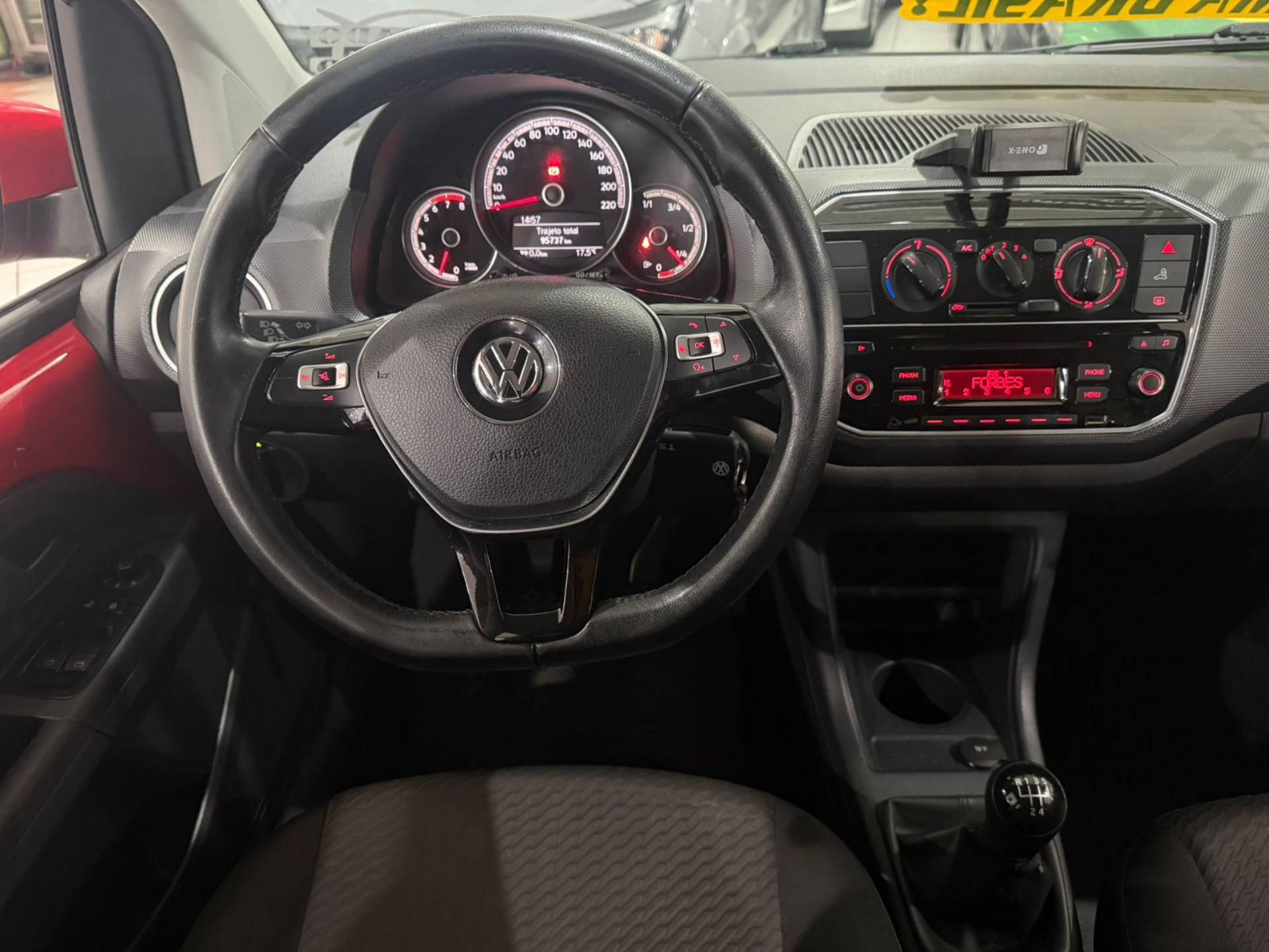 VOLKSWAGEN UP