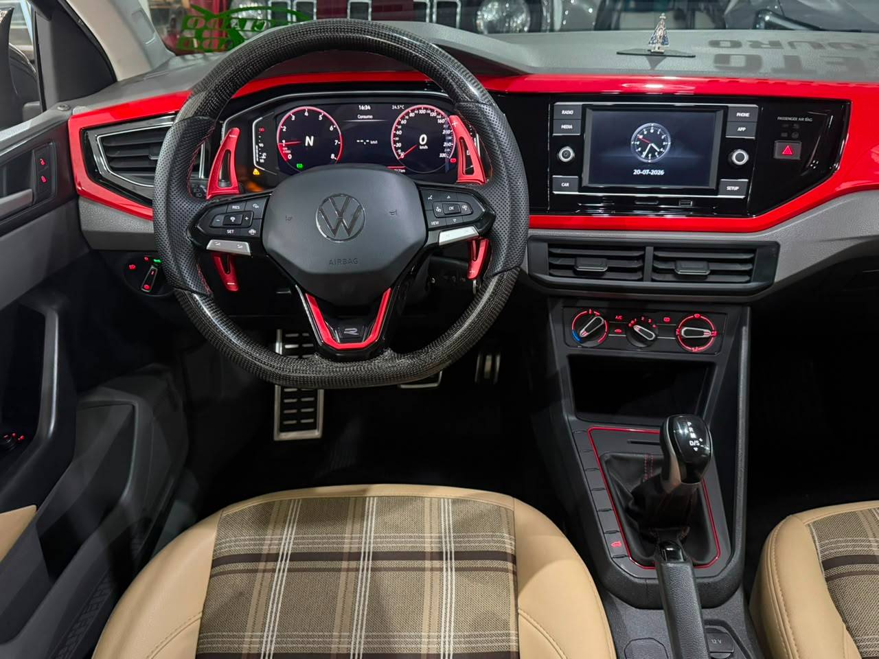 VOLKSWAGEN POLO