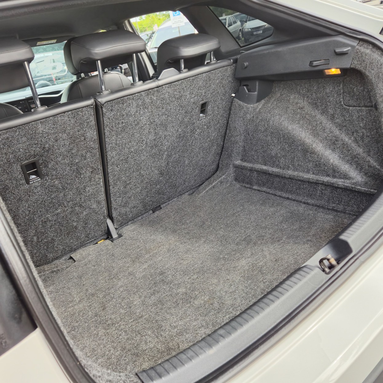 Car Image 10