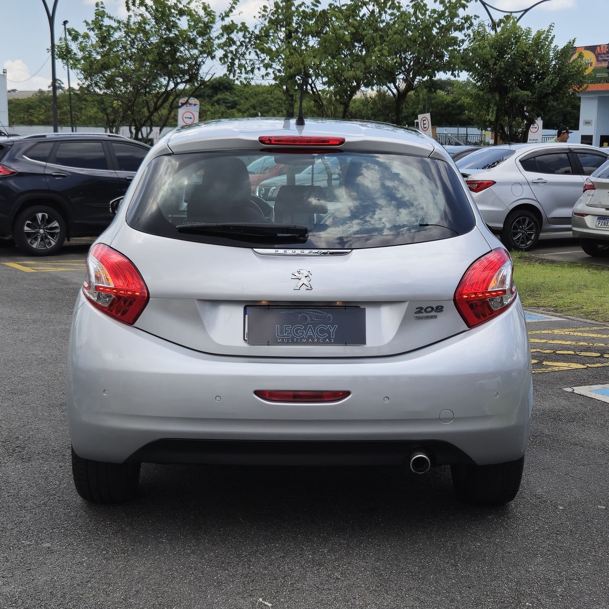 Car Image 16