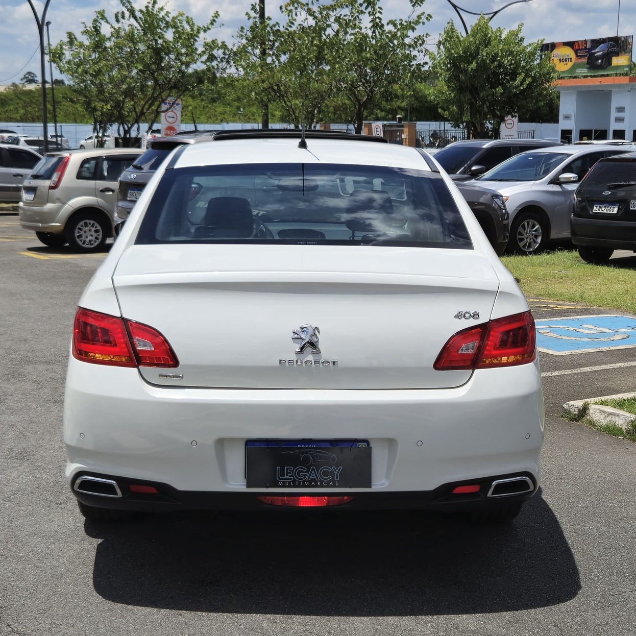 Car Image 16