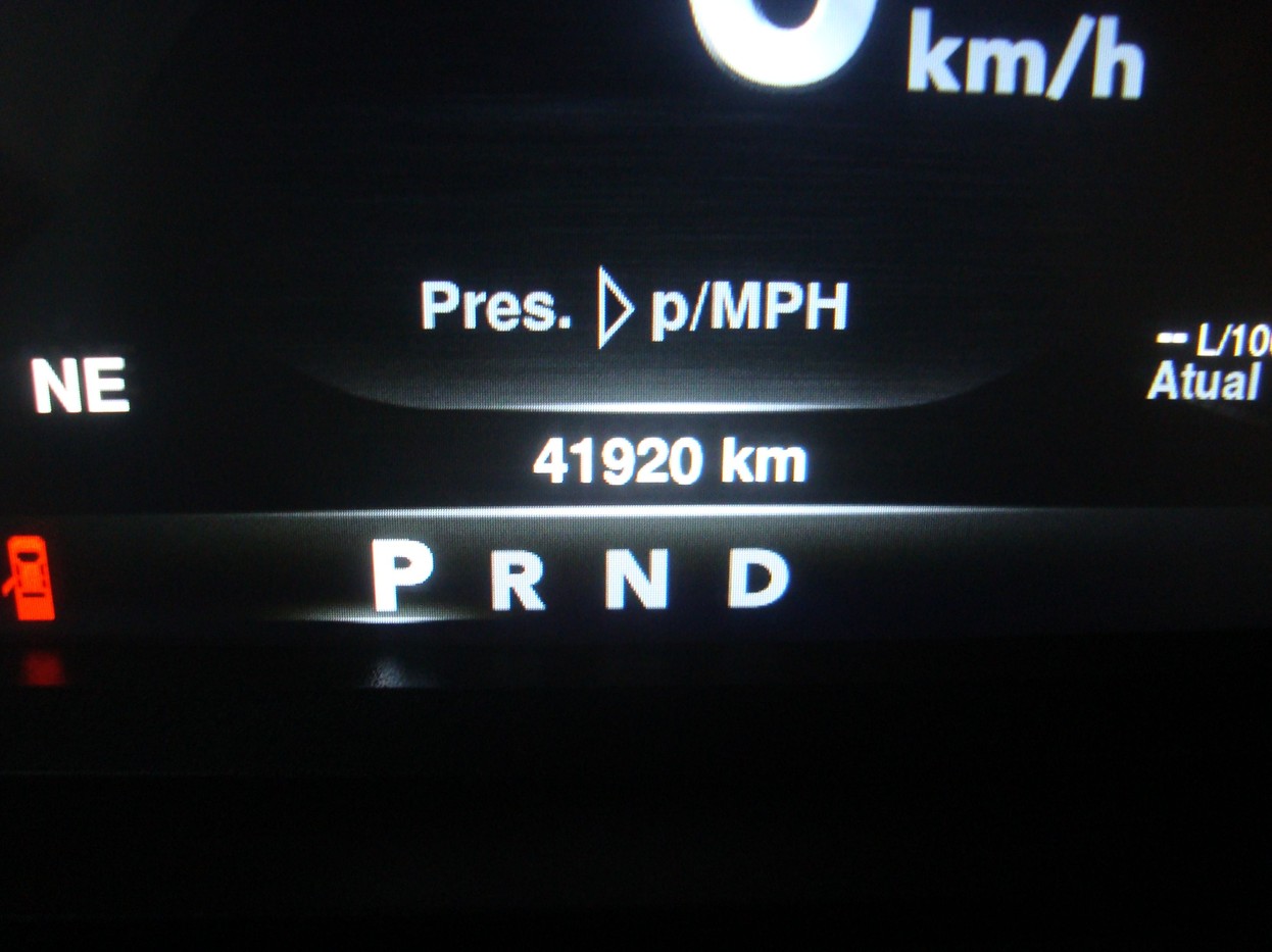 RAM CLASSIC 5.7 V8 LARAMIE CD 4X4