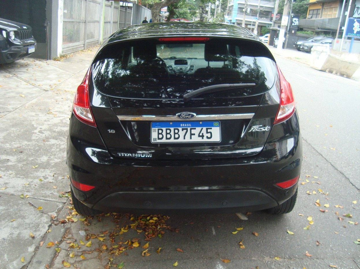 FORD FIESTA 1.6 TITANIUM HATCH 16V