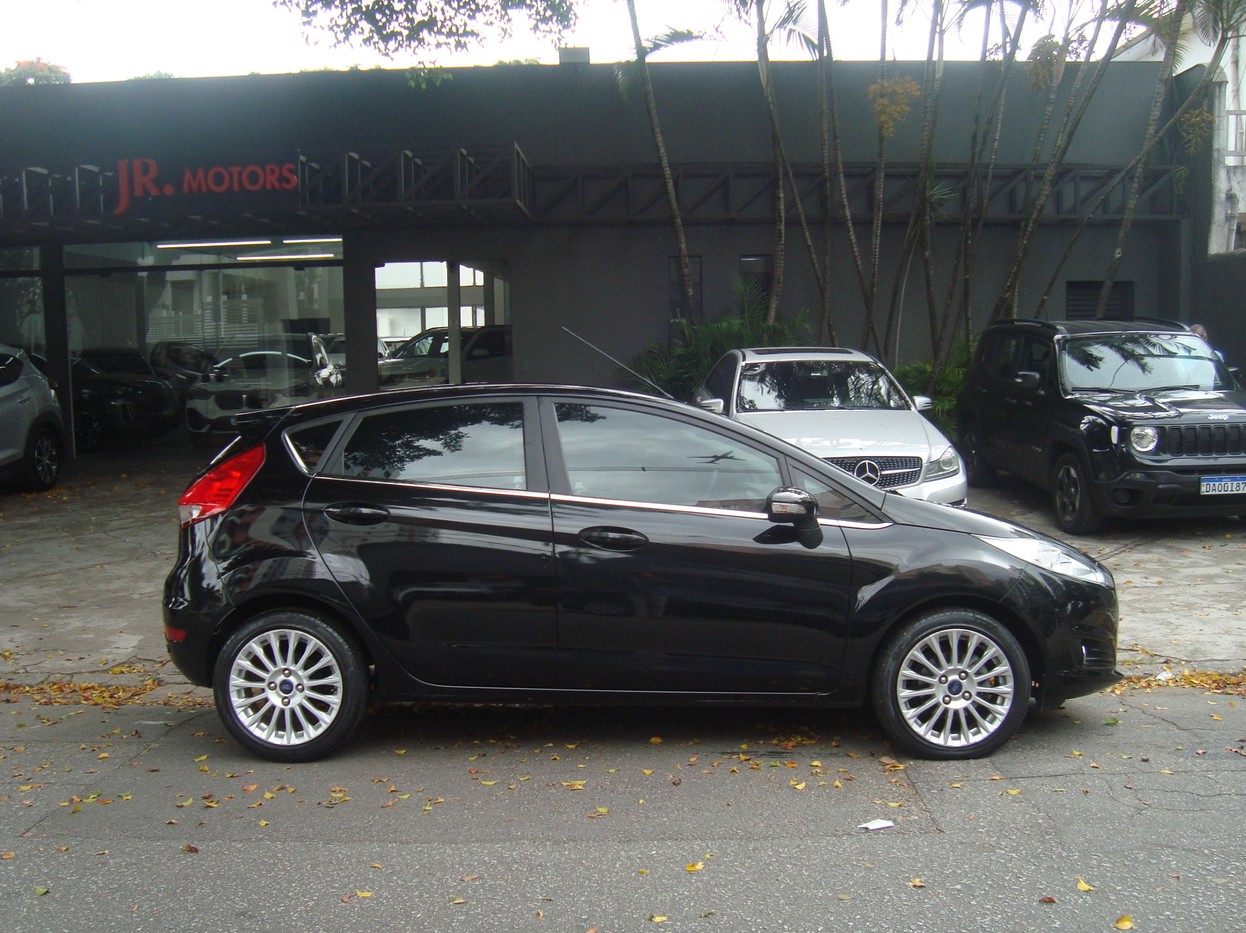 FORD FIESTA 1.6 TITANIUM HATCH 16V