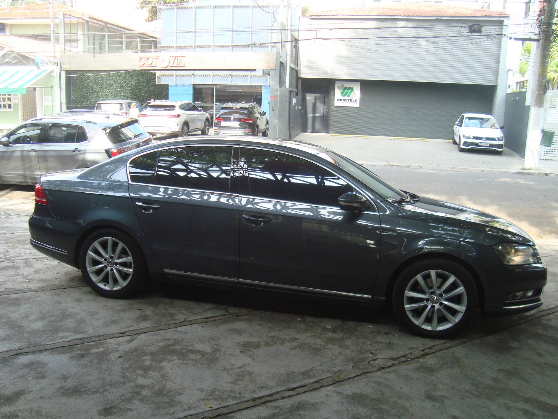 VOLKSWAGEN PASSAT
