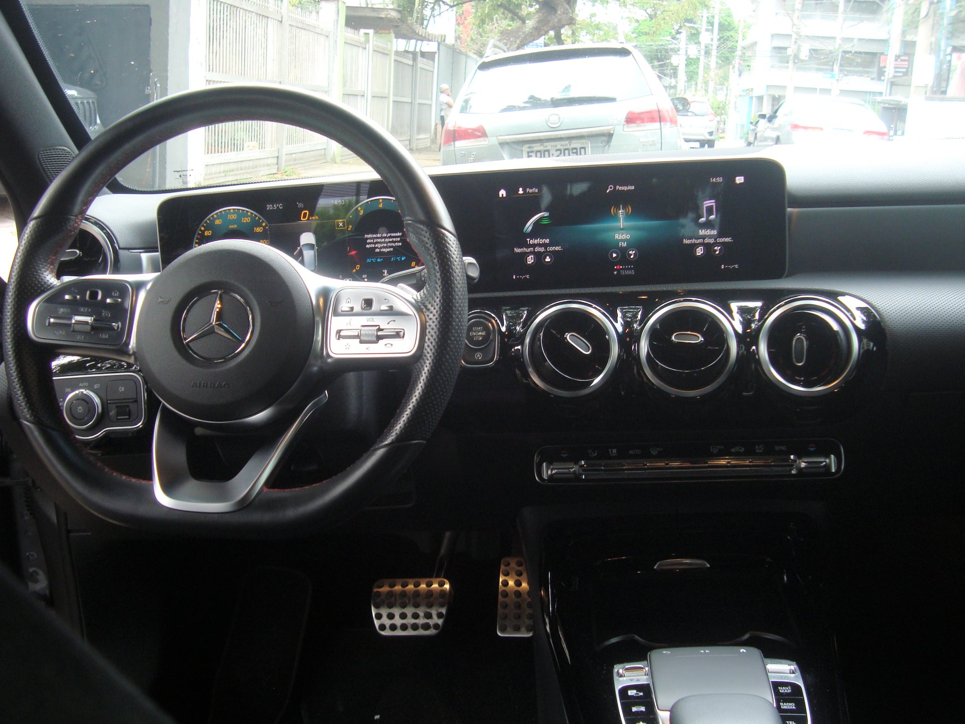 MERCEDES-BENZ A 35 AMG