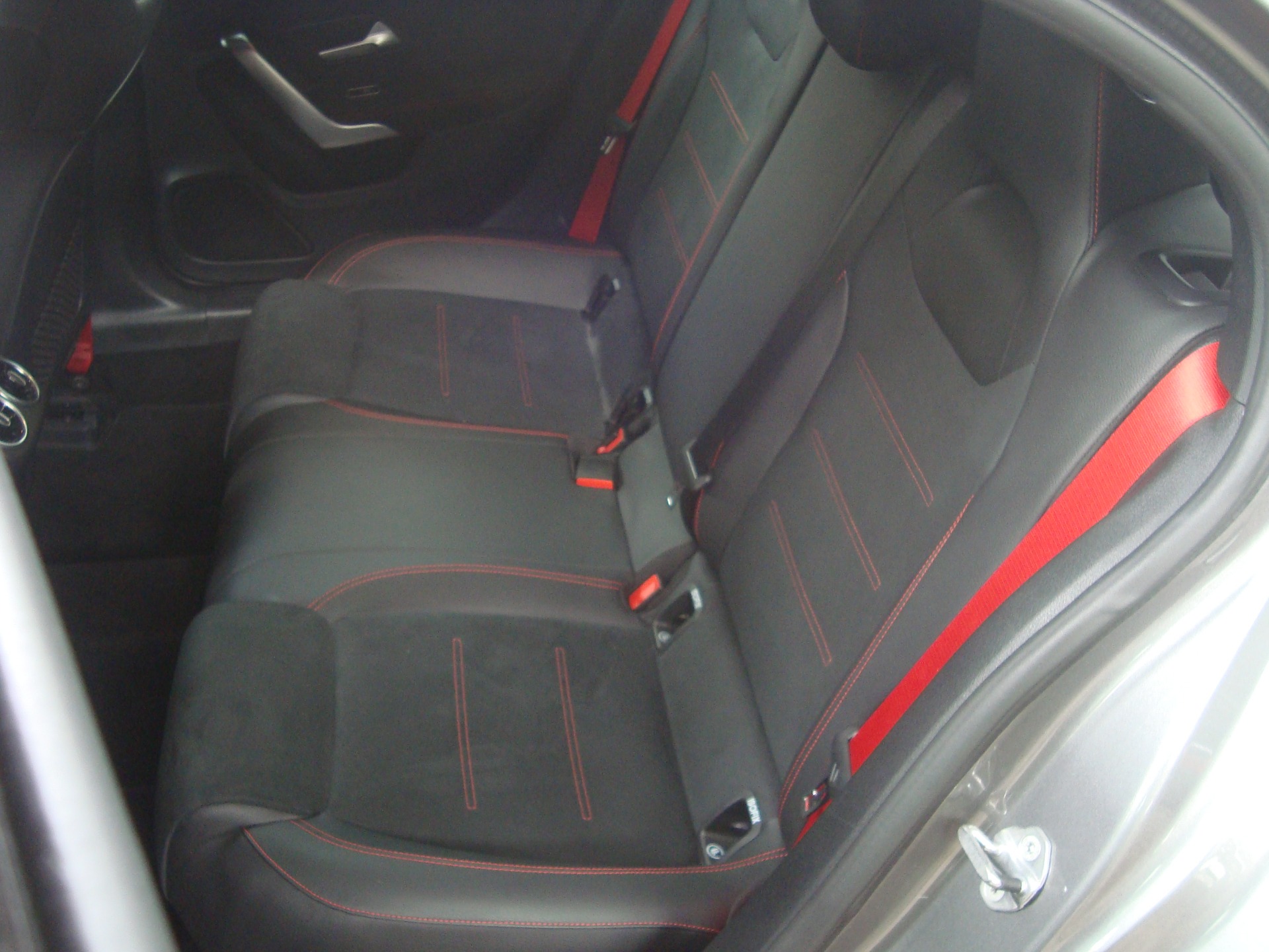 MERCEDES-BENZ A 35 AMG