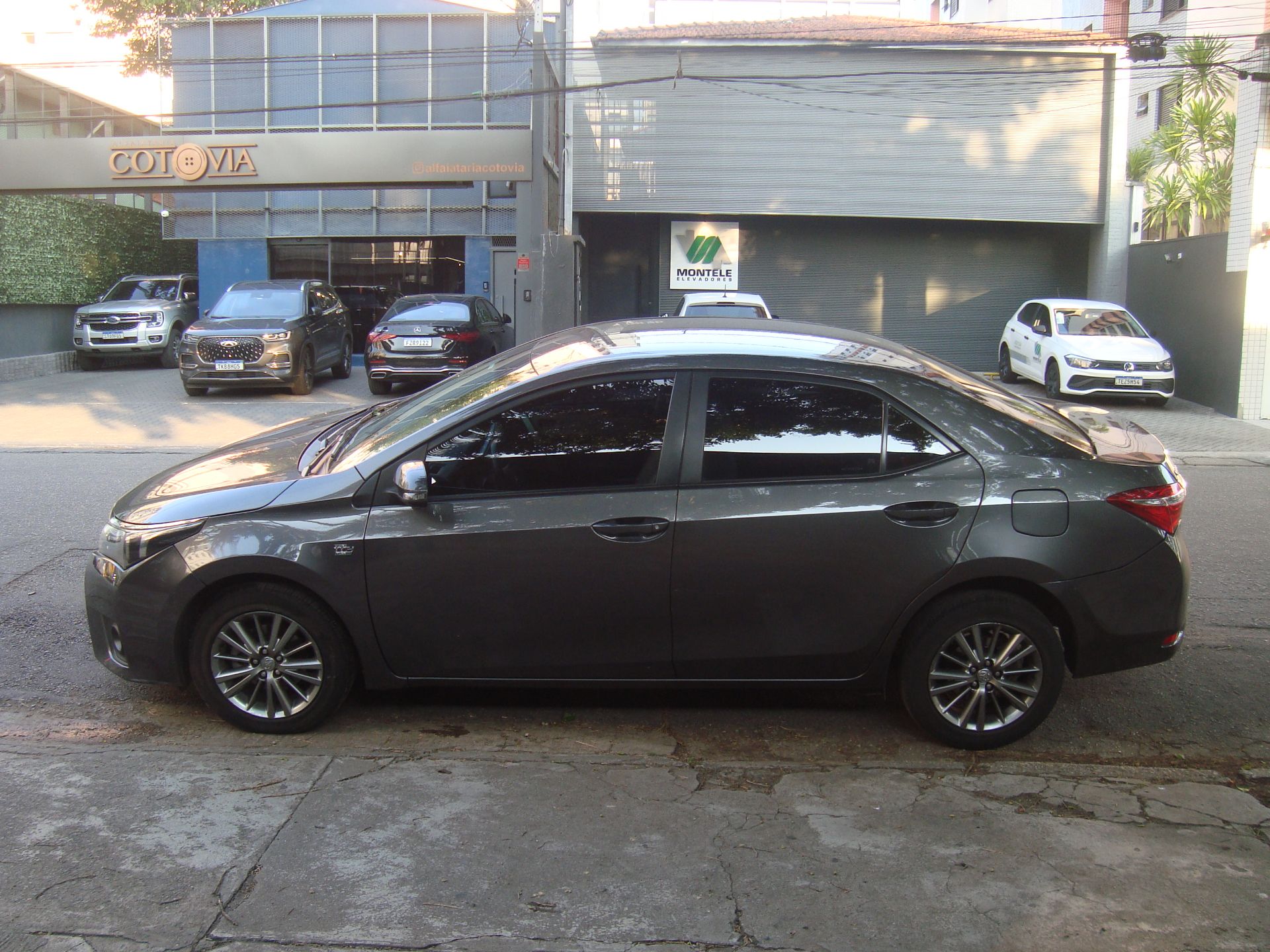 TOYOTA COROLLA
