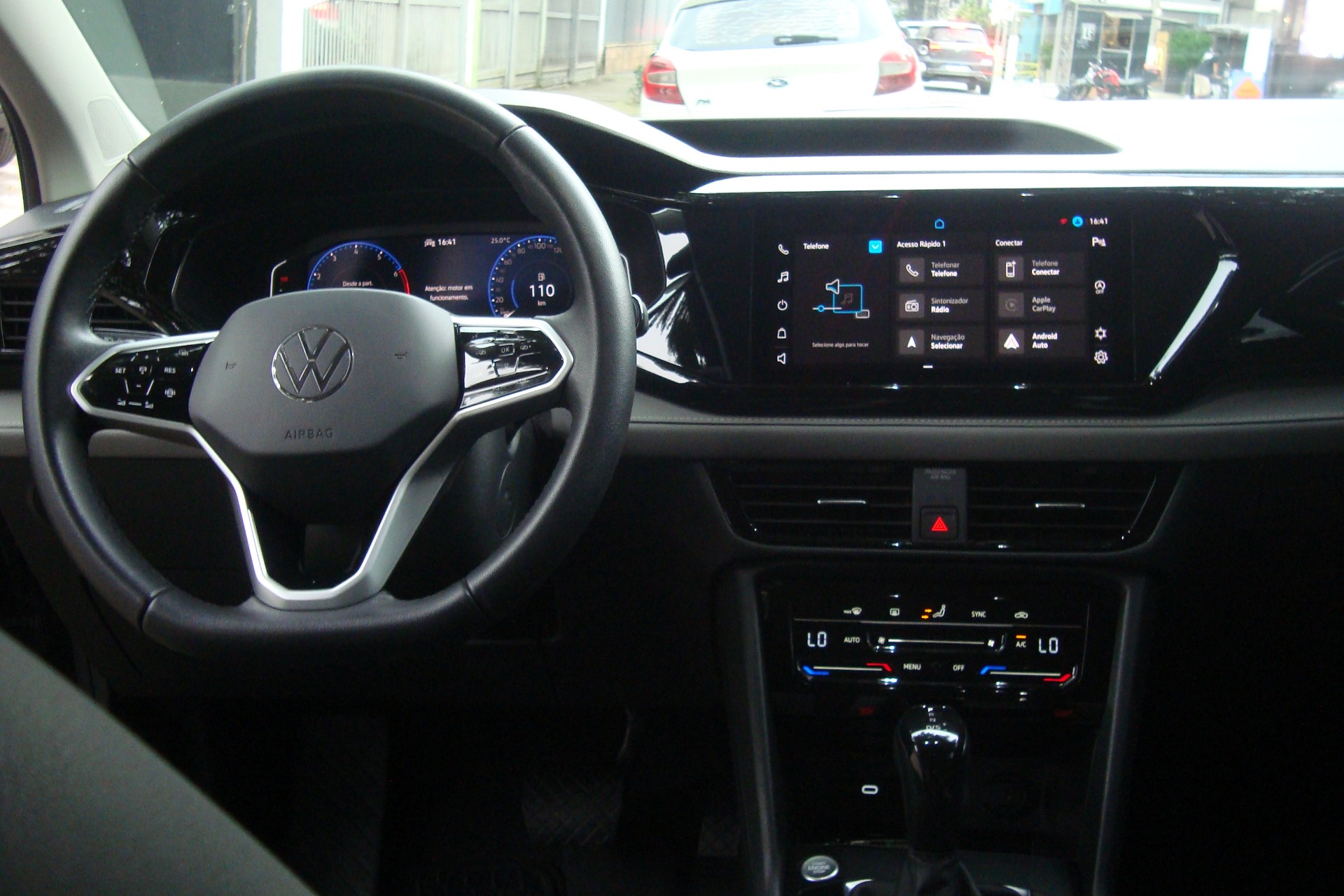 VOLKSWAGEN TAOS