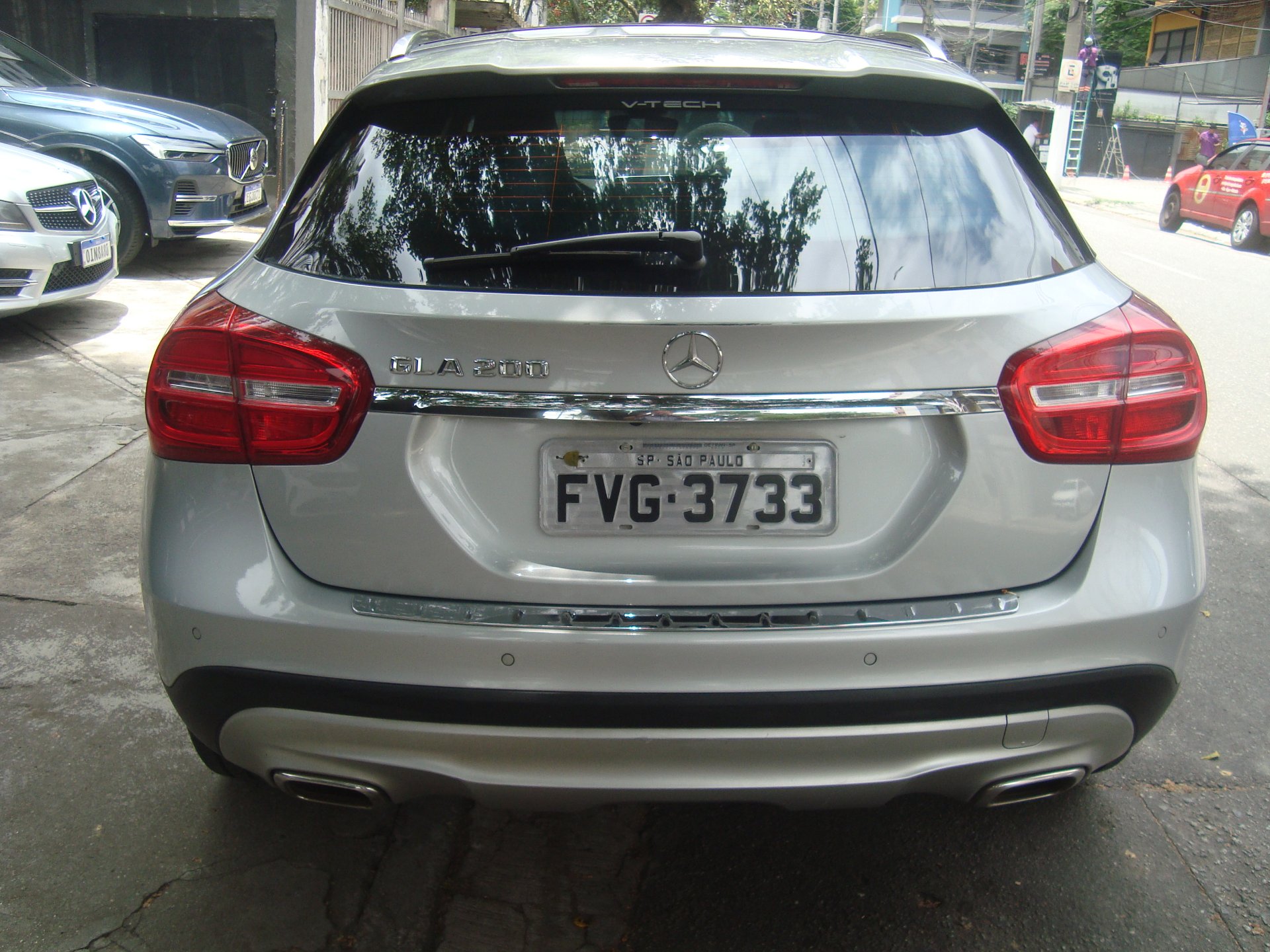 MERCEDES-BENZ GLA 200