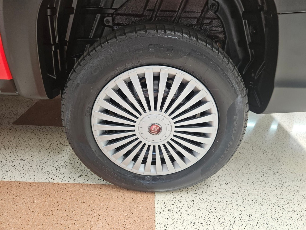 Car Image 14
