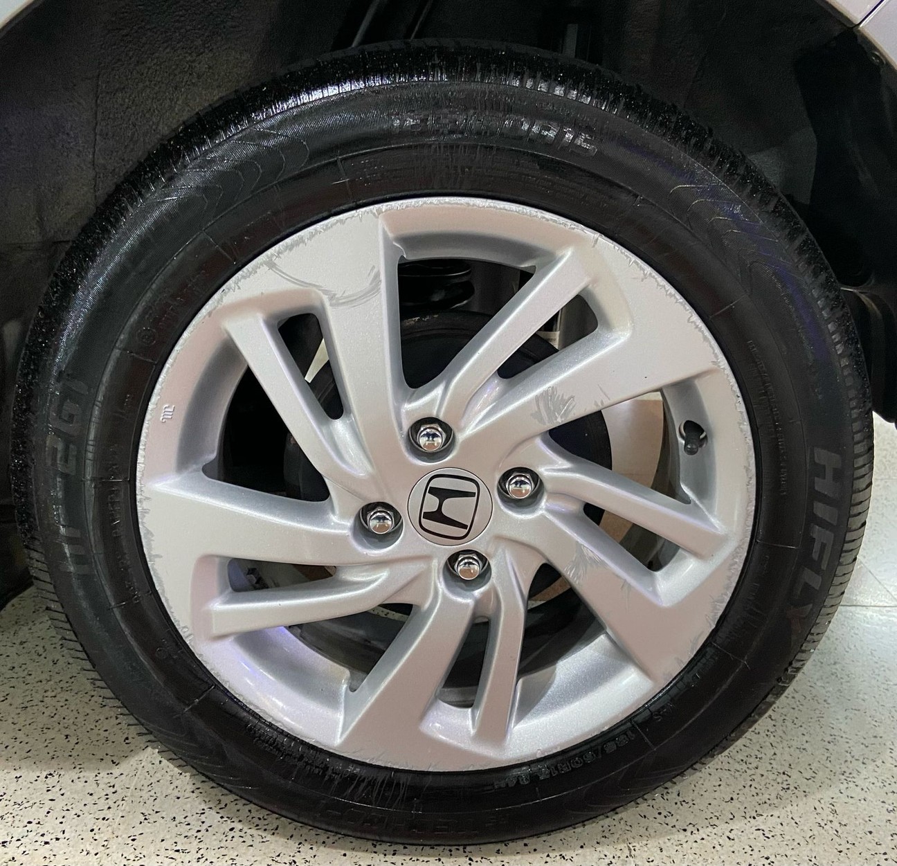 Car Image 16