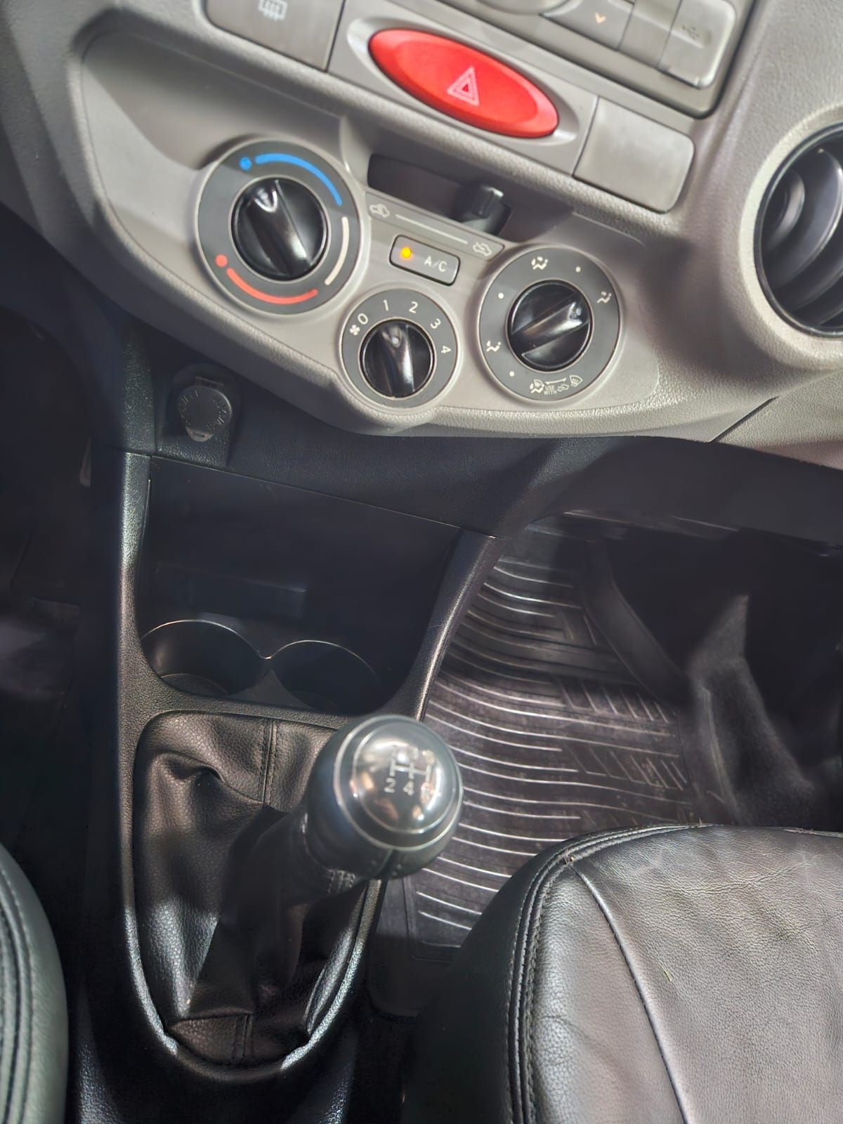 TOYOTA ETIOS 1.3 X 16V 2013