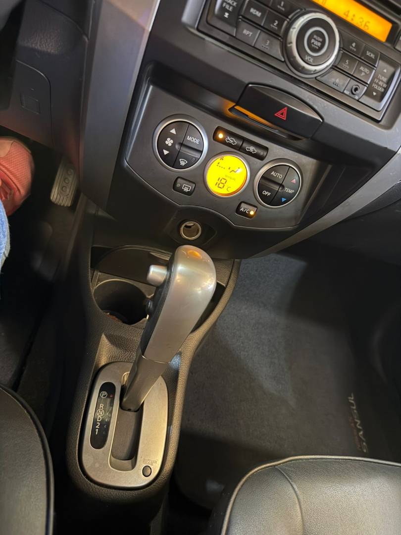 NISSAN LIVINA