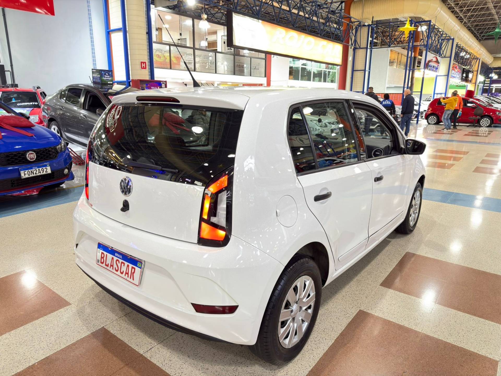 VOLKSWAGEN UP