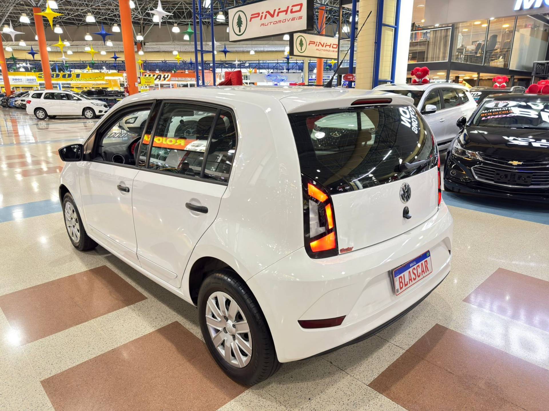 VOLKSWAGEN UP