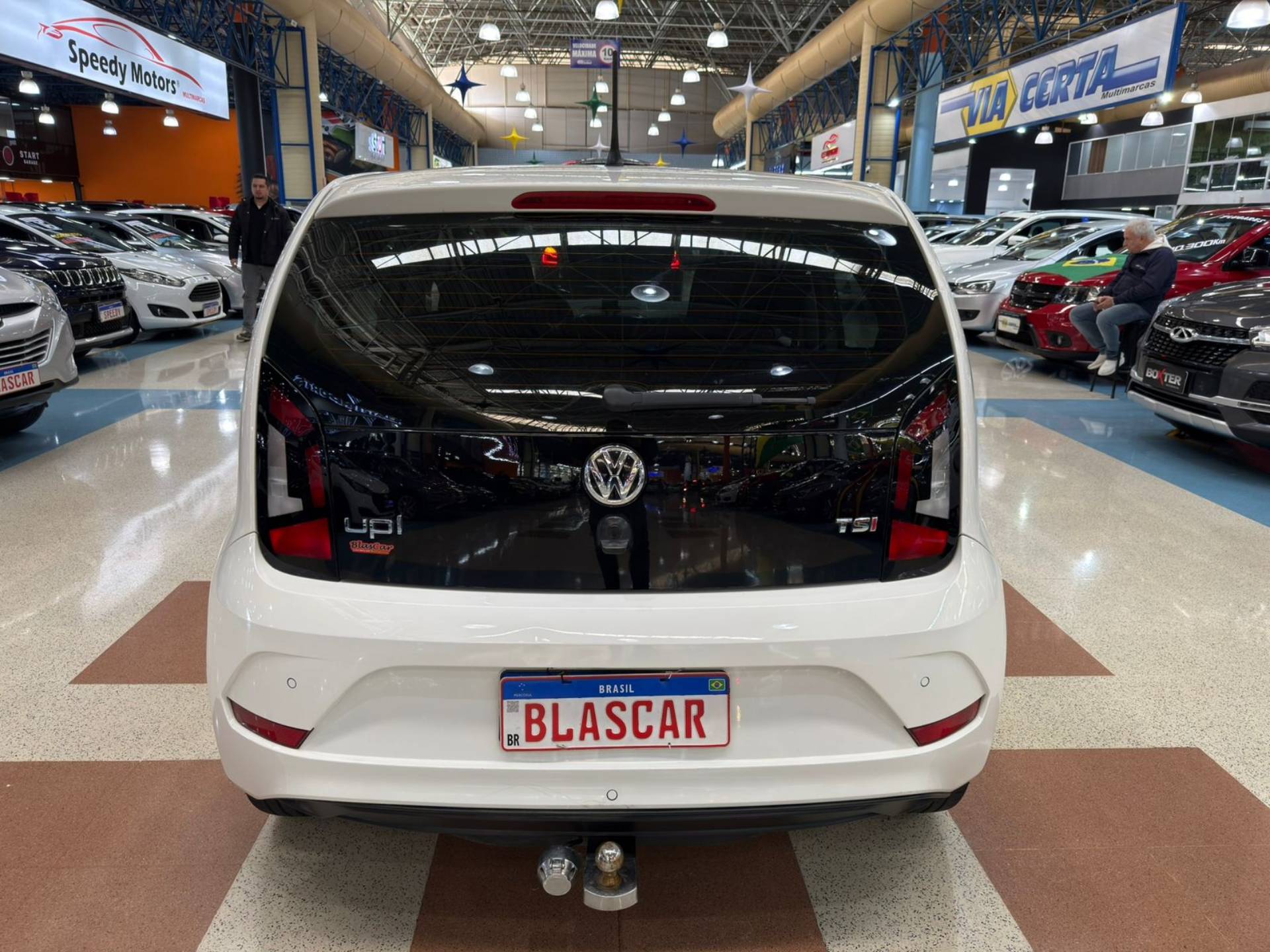 VOLKSWAGEN UP