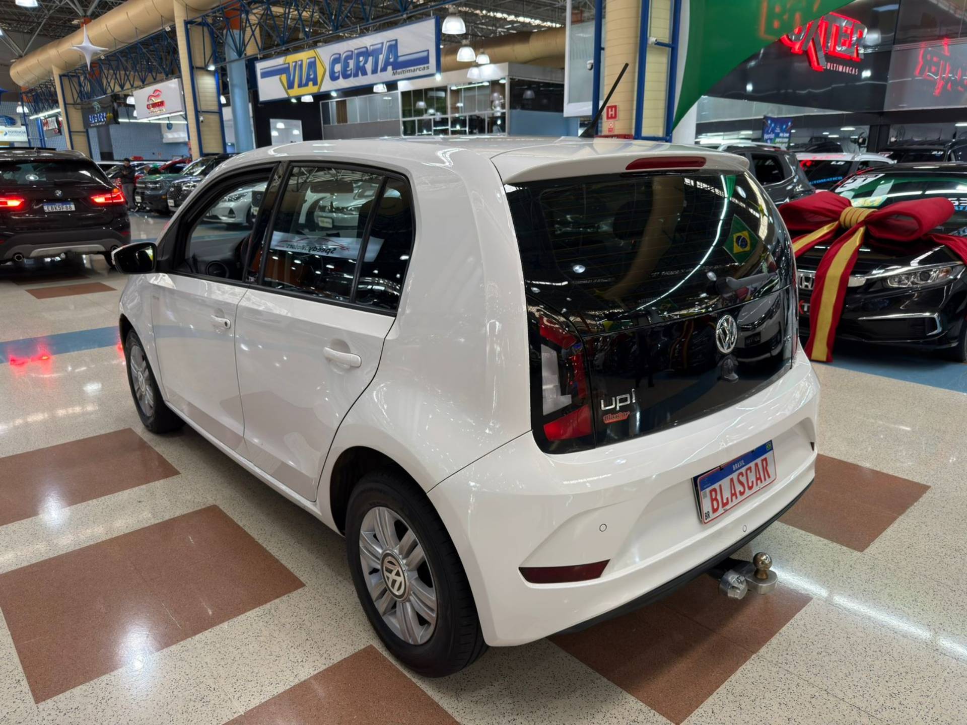 VOLKSWAGEN UP