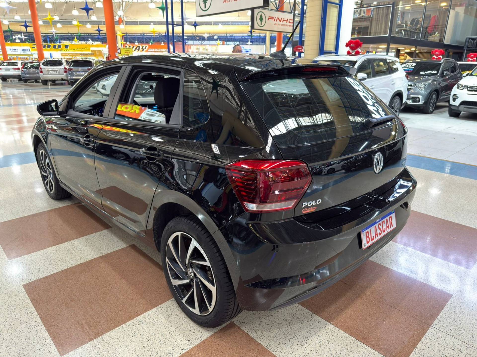 VOLKSWAGEN POLO