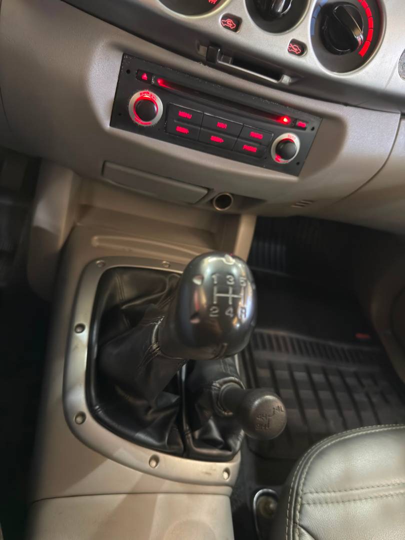 MITSUBISHI L200 TRITON