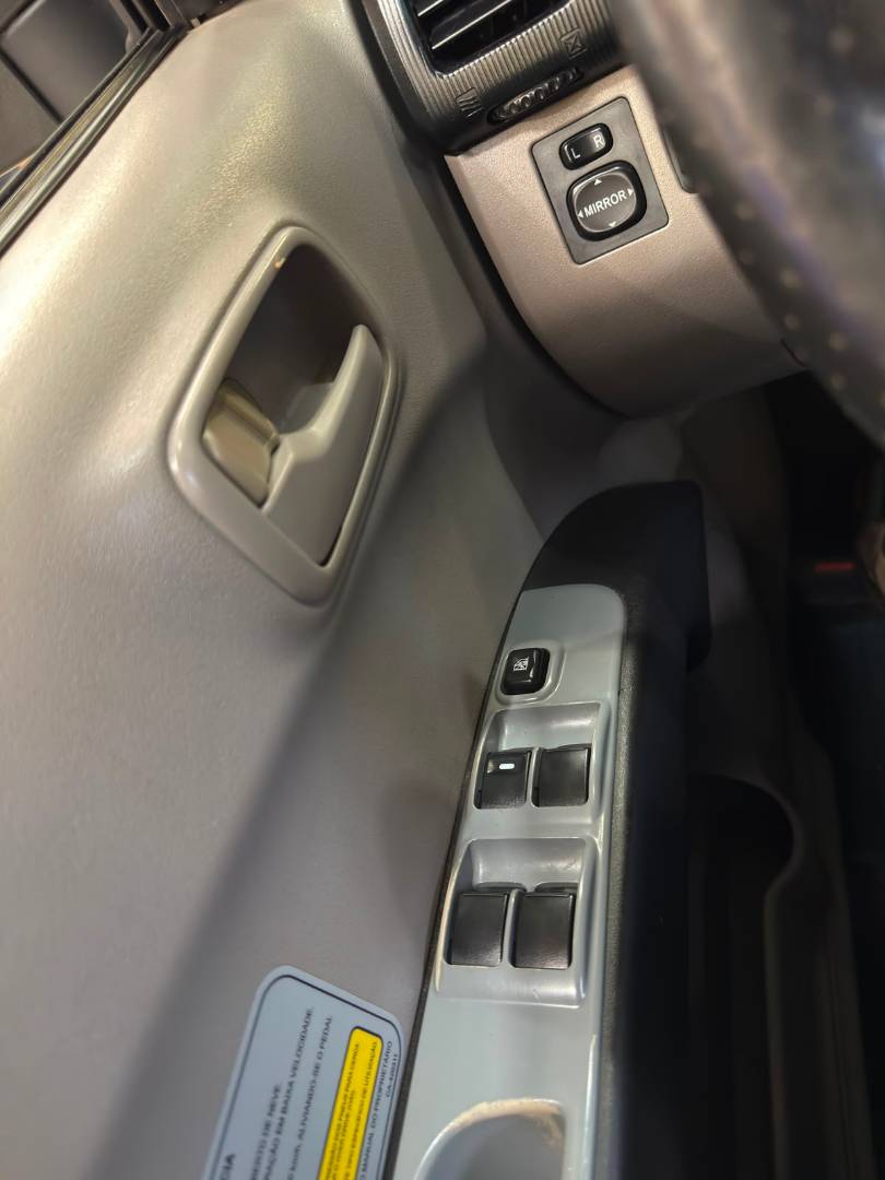 MITSUBISHI L200 TRITON