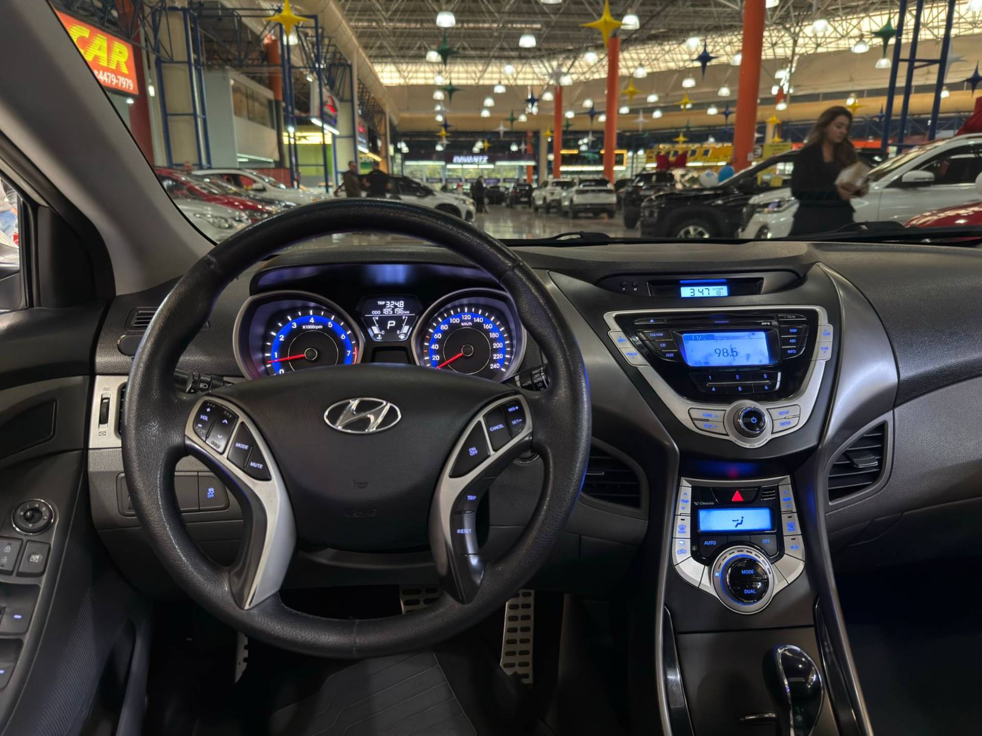 HYUNDAI ELANTRA