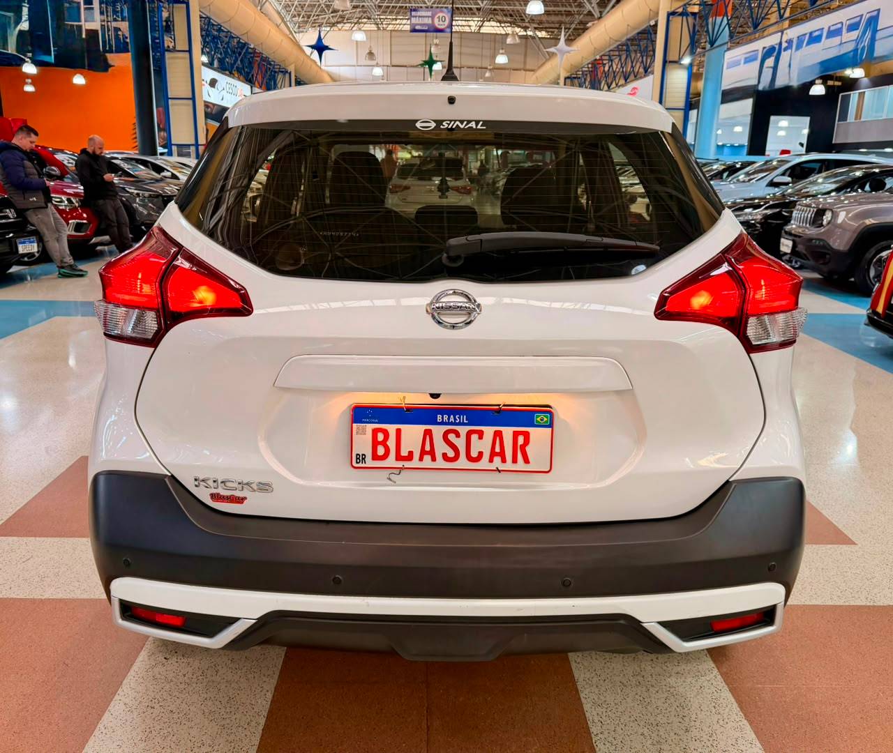 NISSAN KICKS