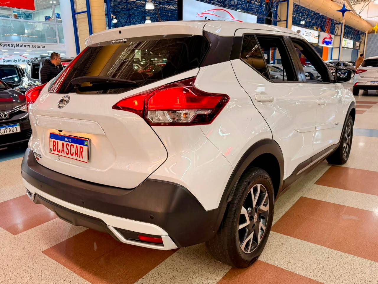 NISSAN KICKS