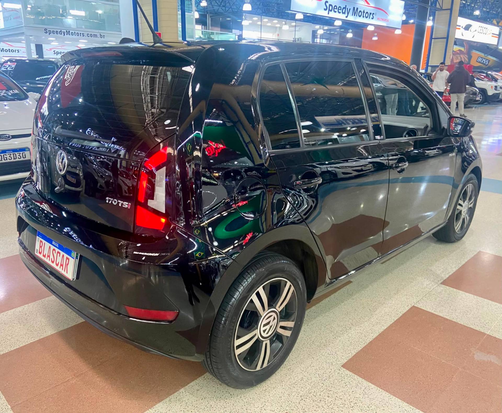 VOLKSWAGEN UP
