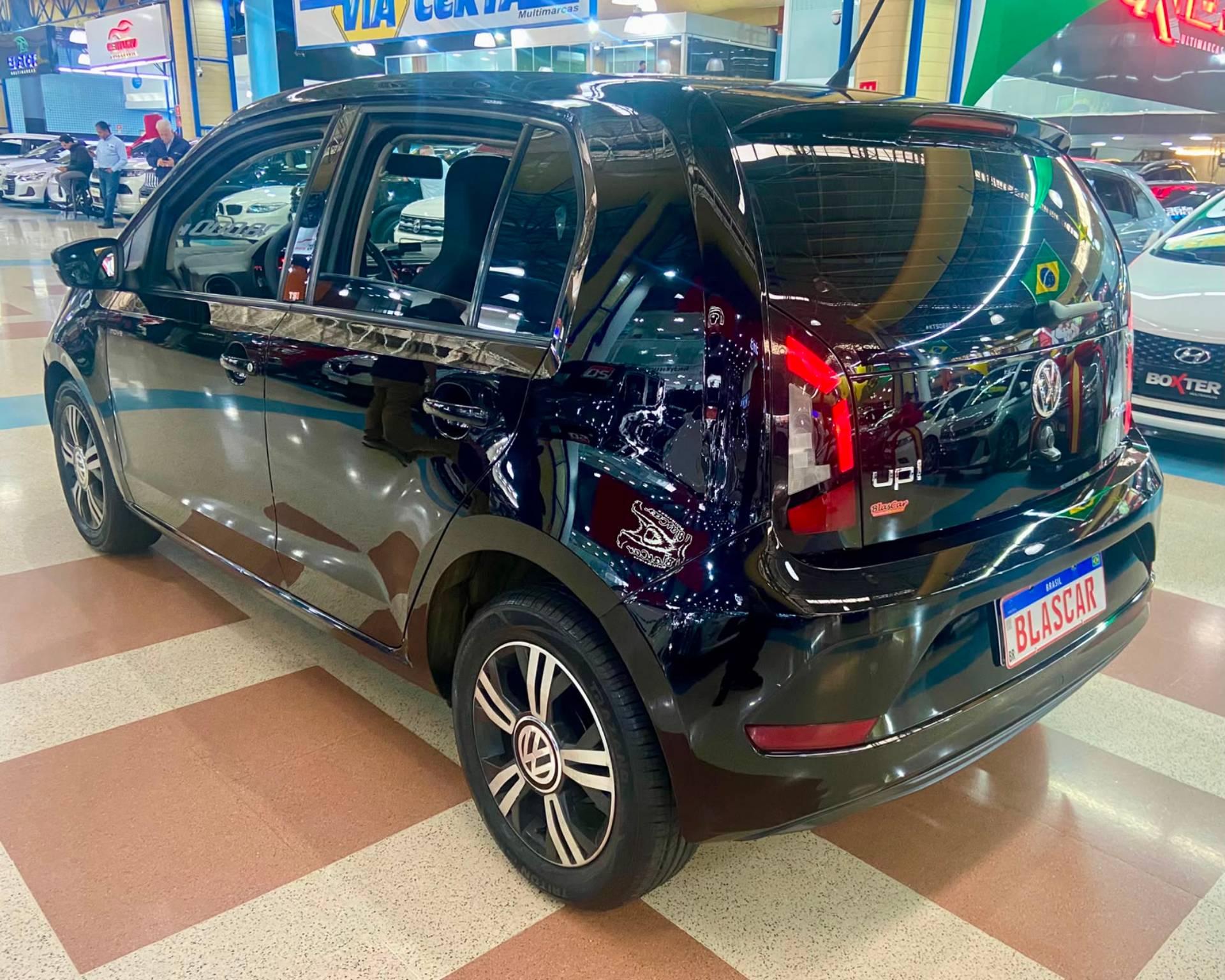 VOLKSWAGEN UP