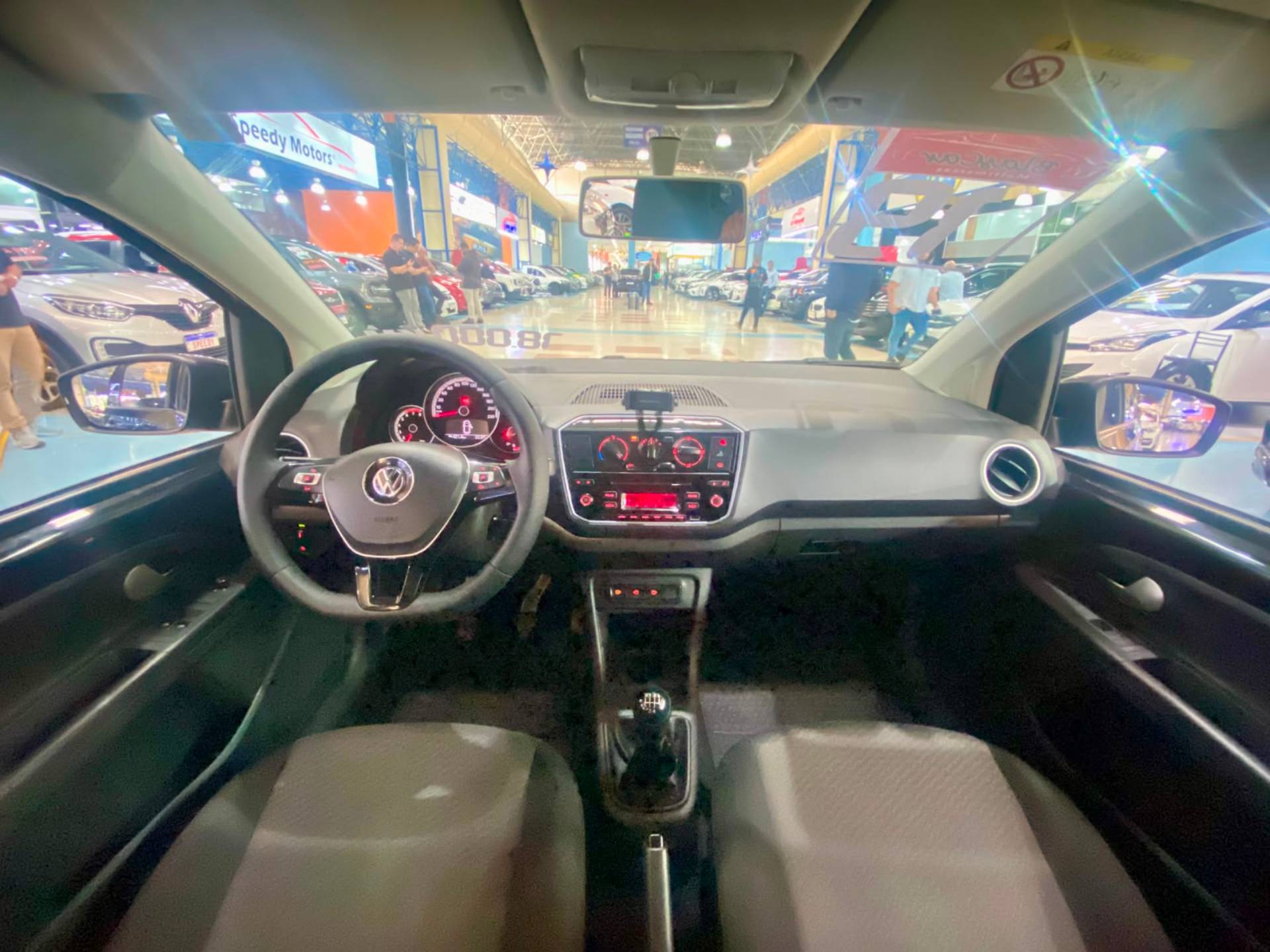 VOLKSWAGEN UP