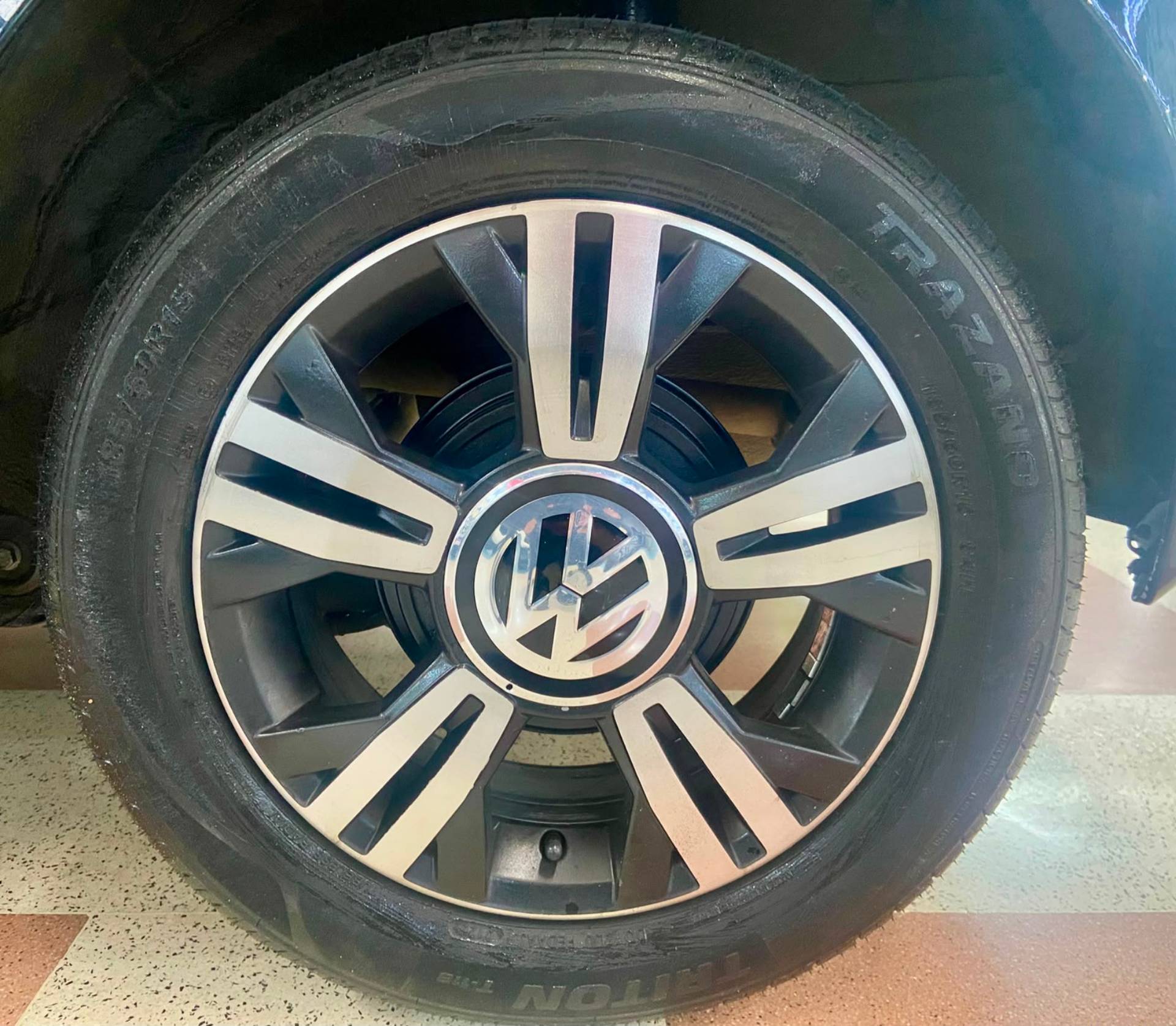 VOLKSWAGEN UP