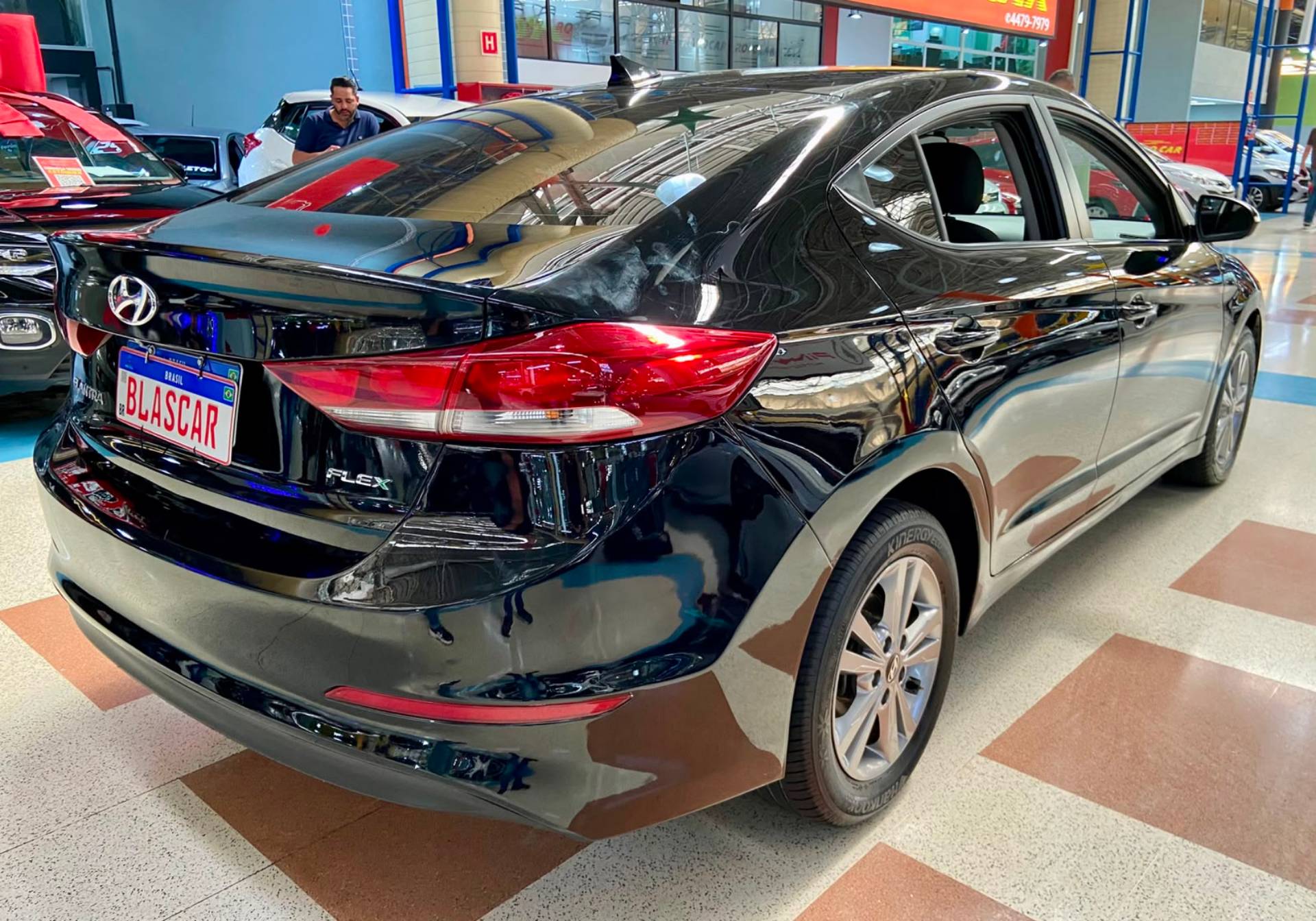HYUNDAI ELANTRA