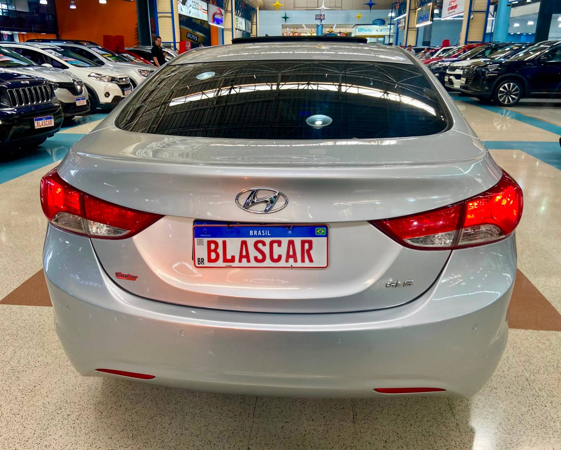 HYUNDAI ELANTRA