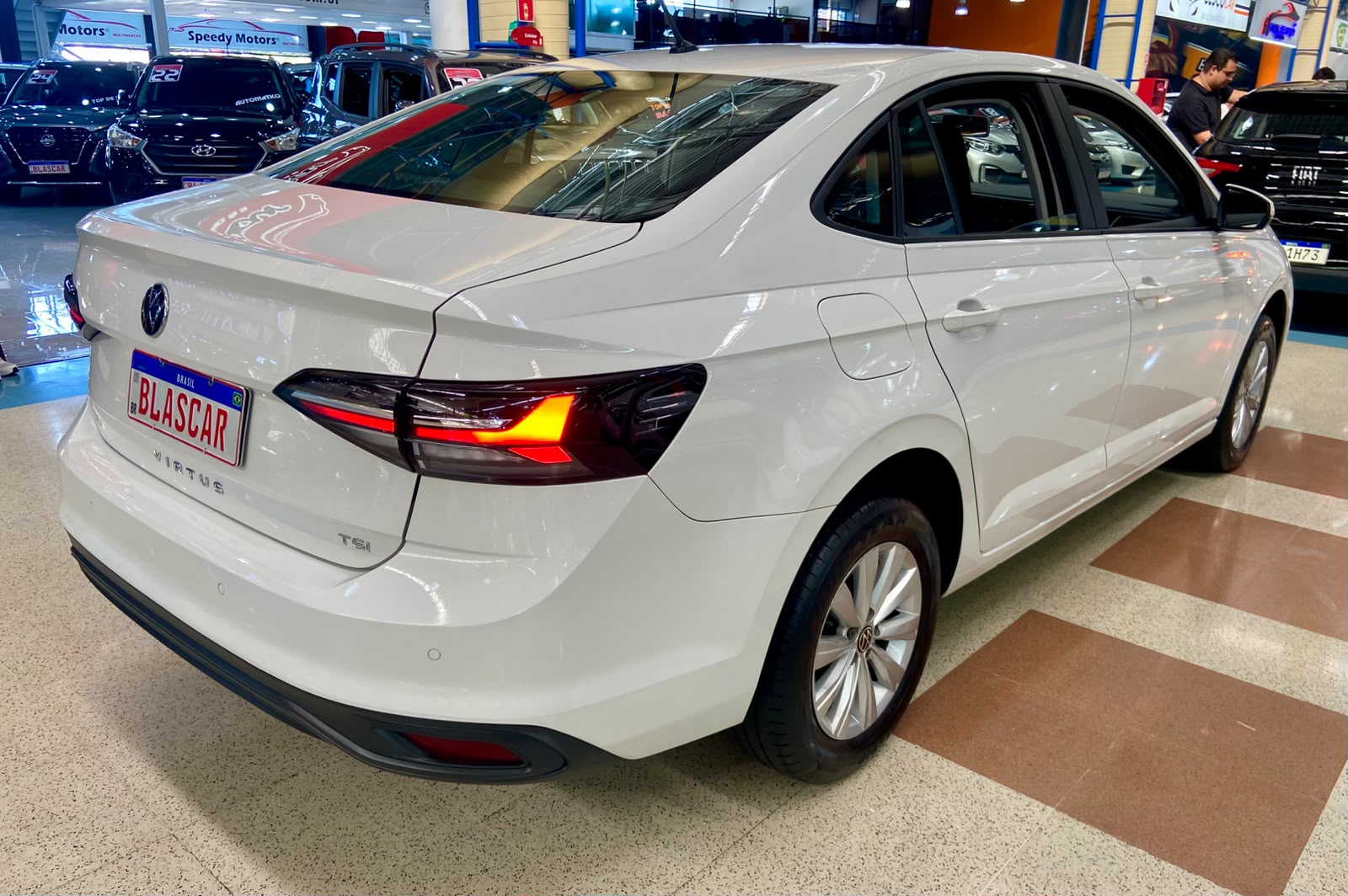 VOLKSWAGEN VIRTUS