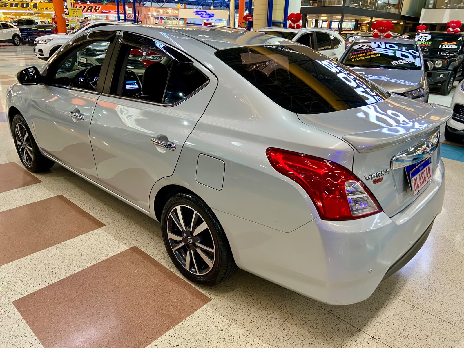 NISSAN VERSA