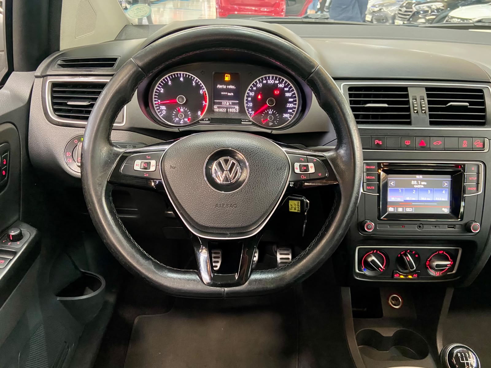 VOLKSWAGEN CROSSFOX