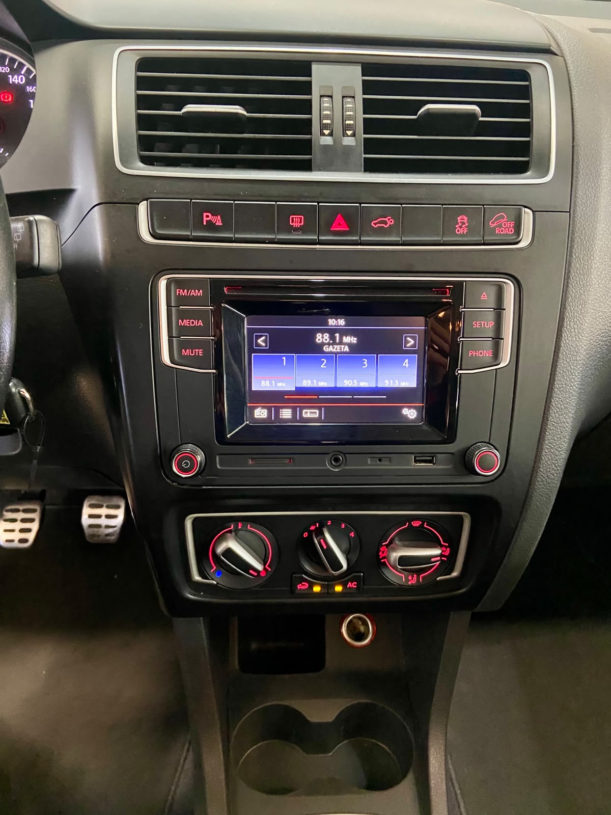 VOLKSWAGEN CROSSFOX
