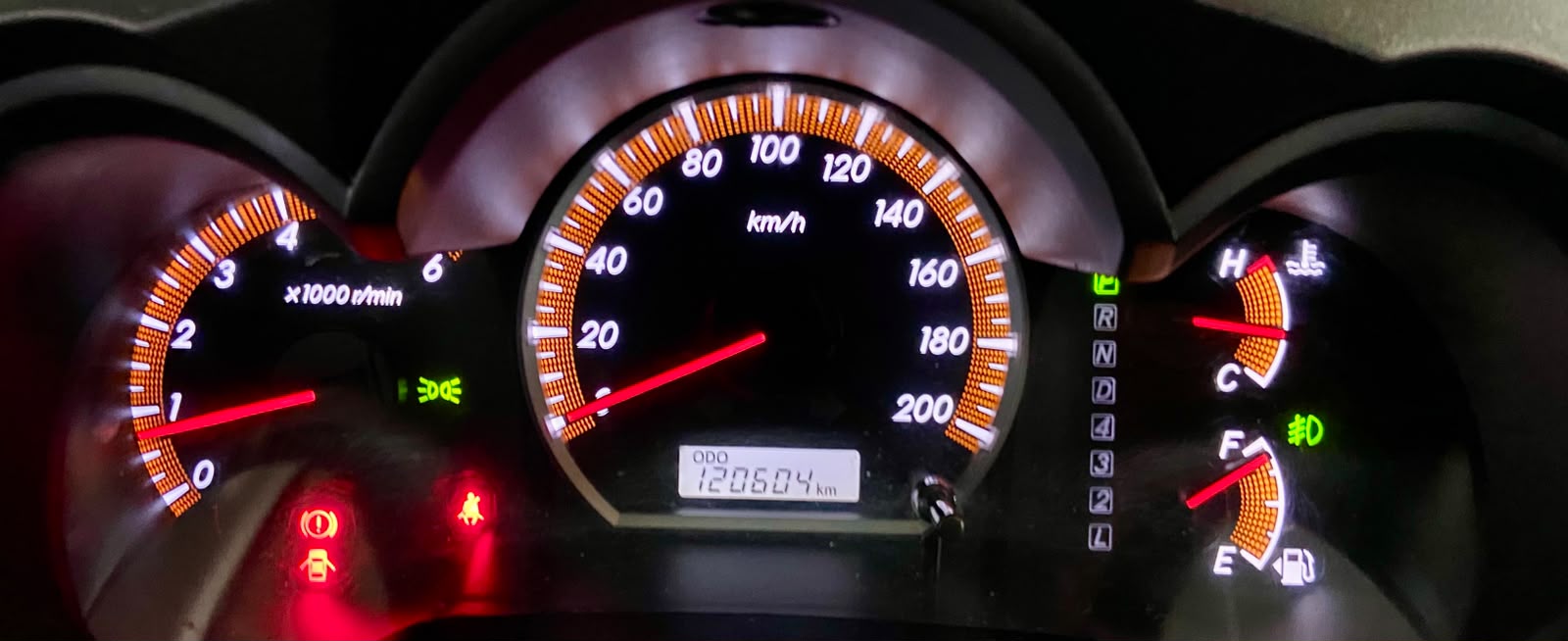 TOYOTA HILUX