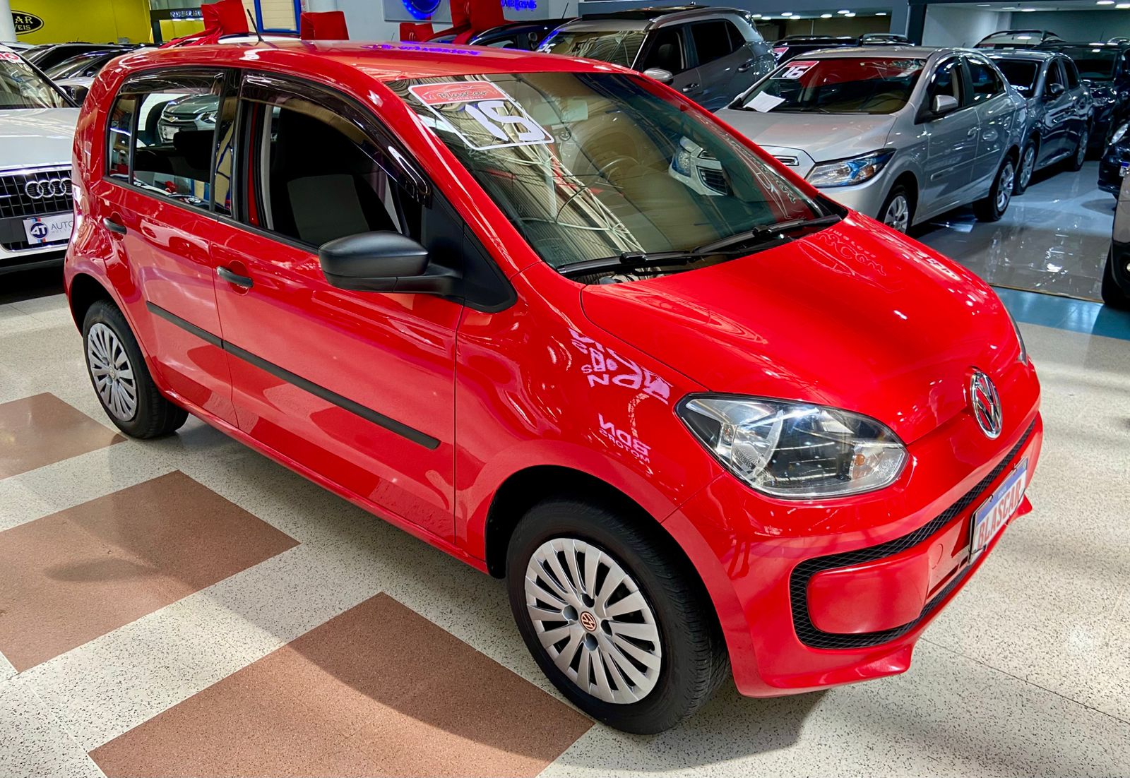 VOLKSWAGEN UP