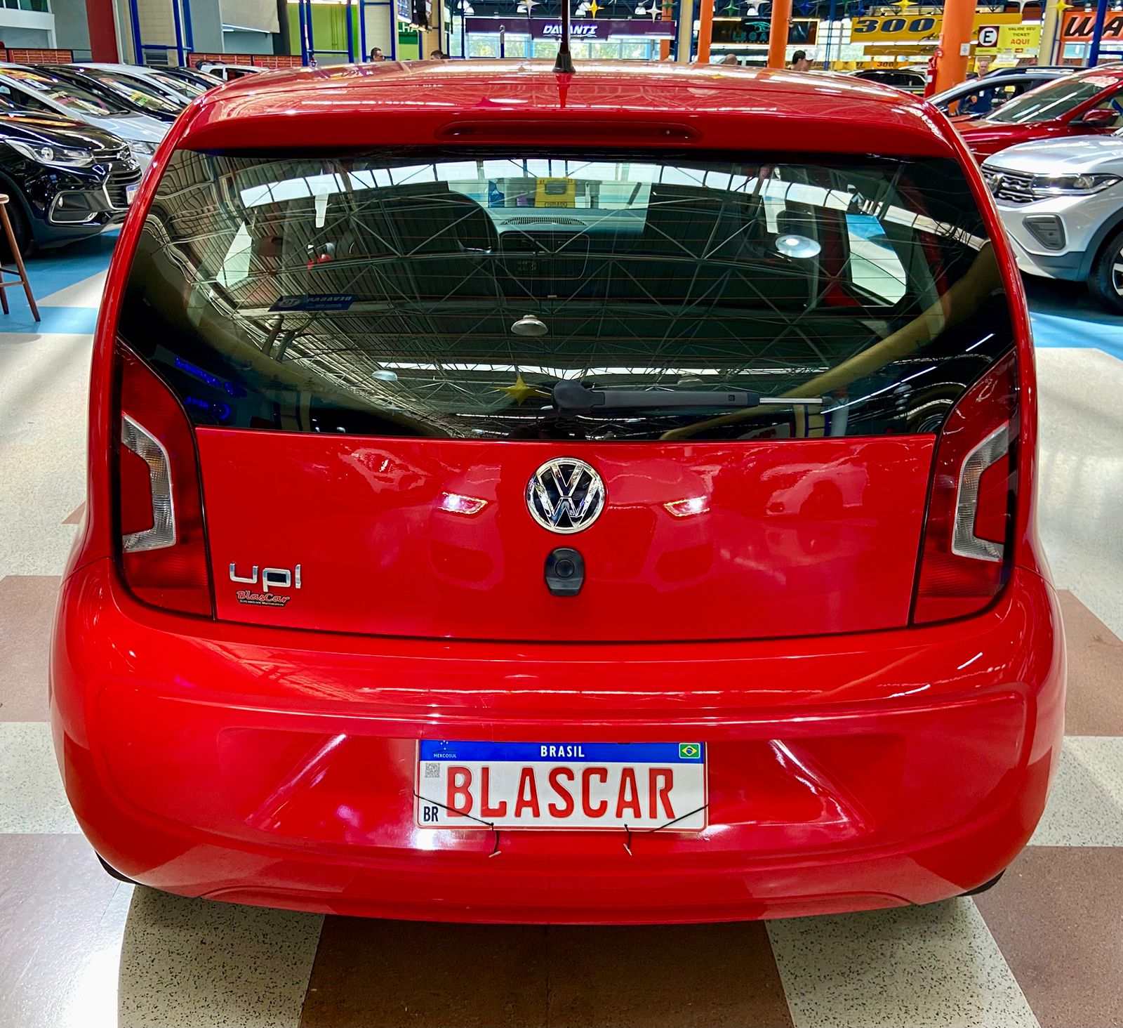 VOLKSWAGEN UP