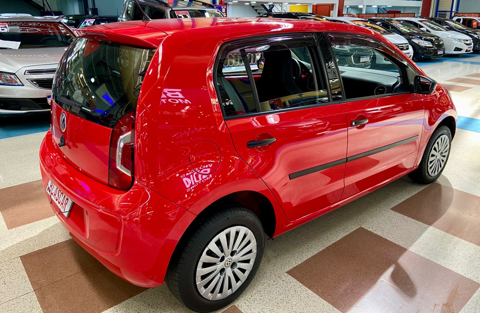 VOLKSWAGEN UP