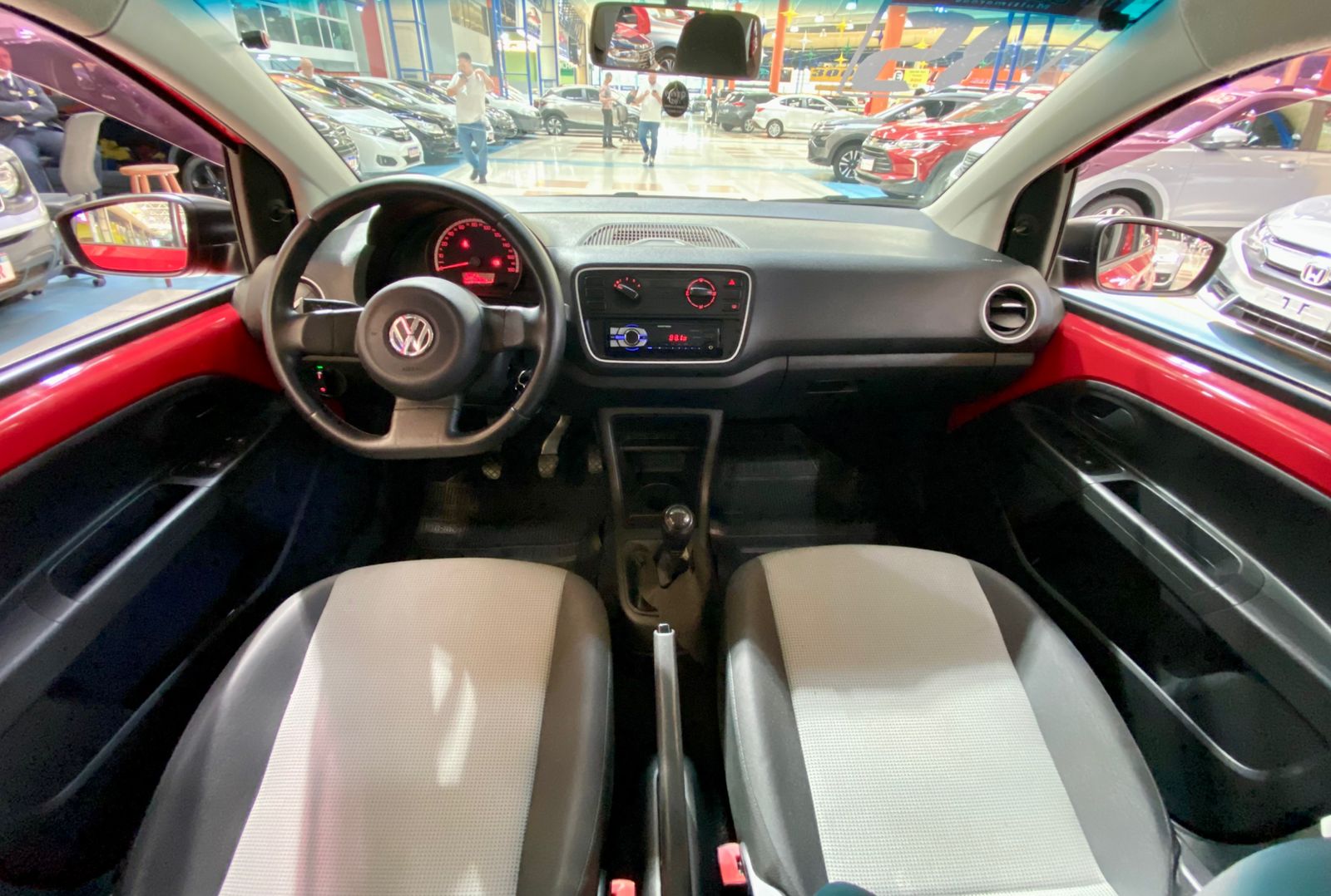 VOLKSWAGEN UP