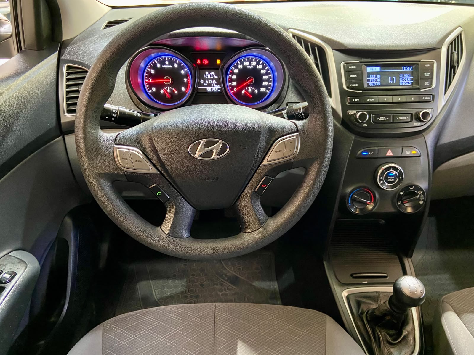 HYUNDAI HB20S